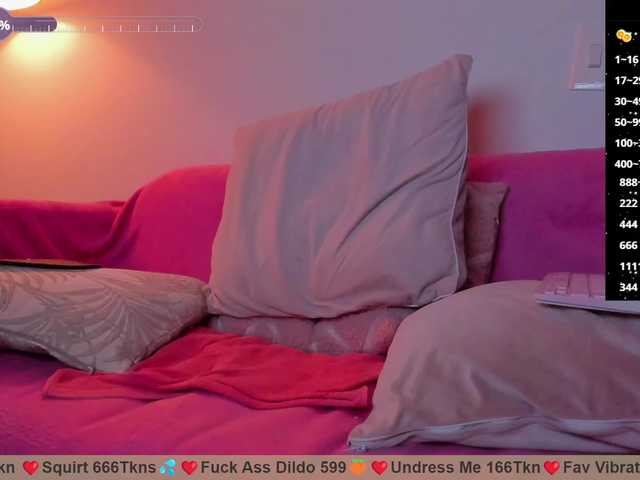 Live sex webcam photo for SallyeLeins #291532433