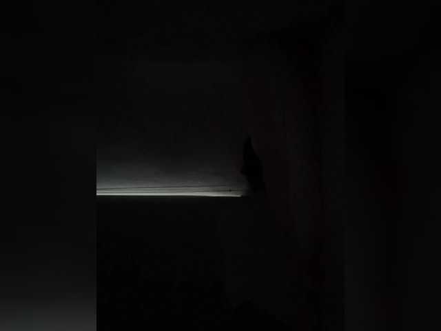 Live sex webcam photo for SallyeLeins #291629497