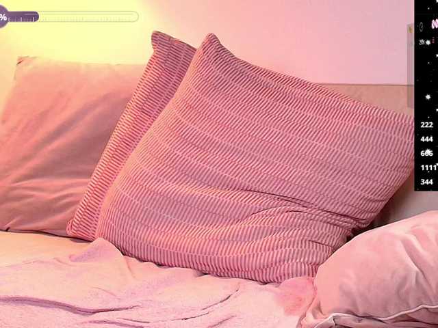 Live sex webcam photo for SallyeLeins #291652915