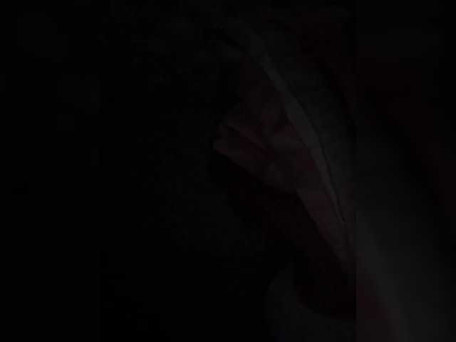 Live sex webcam photo for SallyeLeins #291661719