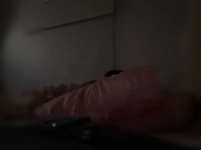 Live sex webcam photo for SallyeLeins #291782906