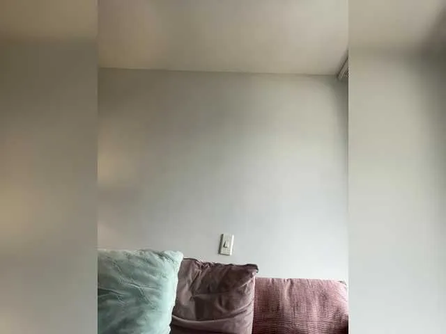 Live sex webcam photo for SallyeLeins #291807540