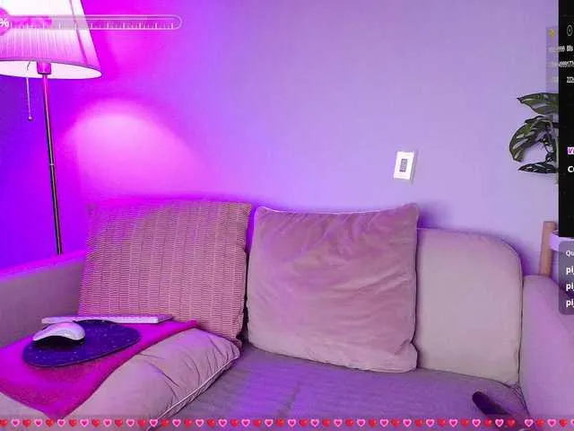 Live sex webcam photo for SallyeLeins #291863968