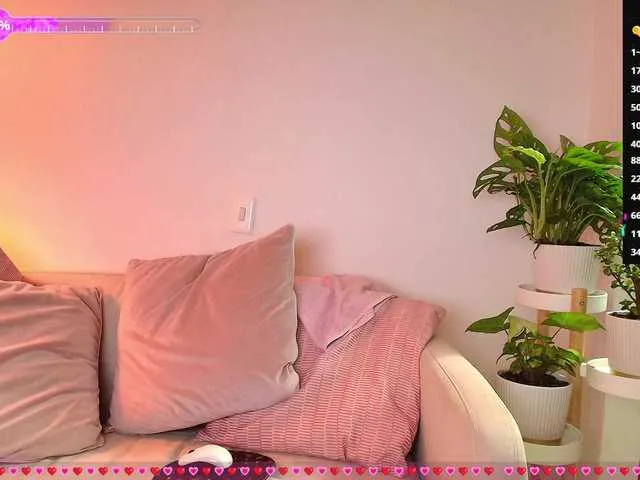 Live sex webcam photo for SallyeLeins #291883285