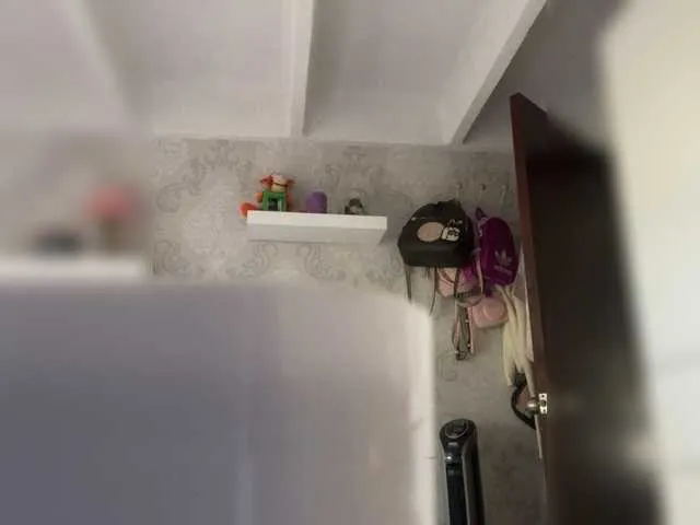 Live sex webcam photo for SallyeLeins #292084039