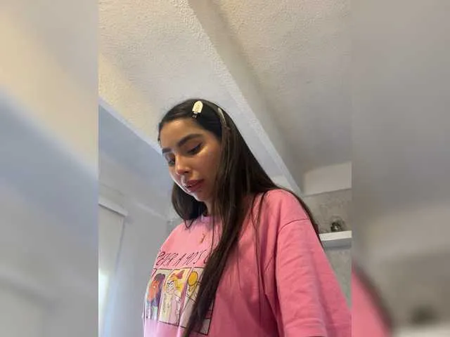 Live sex webcam photo for SallyeLeins #292130911