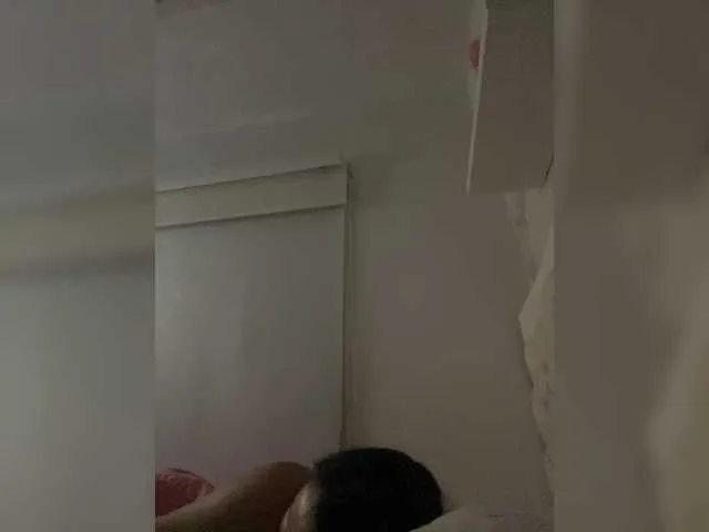 Live sex webcam photo for SallyeLeins #292346684