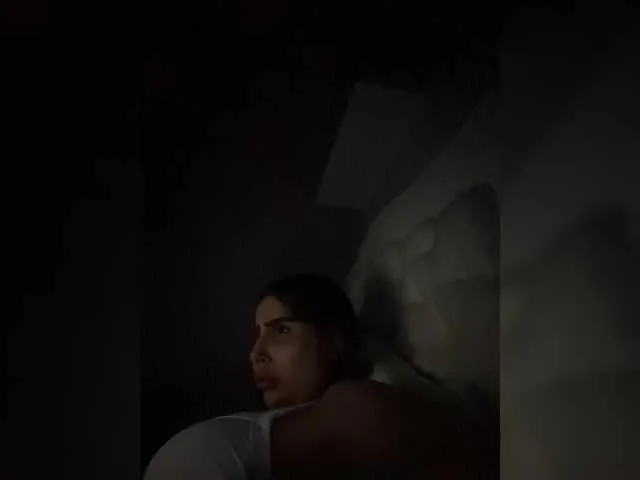 Live sex webcam photo for SallyeLeins #292360707