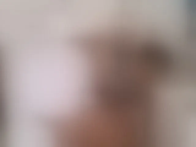 Live sex webcam photo for SallyeLeins #293989122