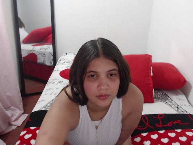 Live sex webcam photo for Salma-Chaud #273953129