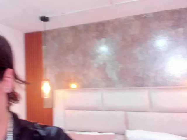 Live sex webcam photo for SaloHeaven #278259466