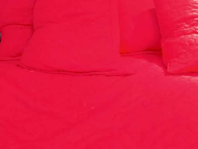 Live sex webcam photo for SaloHeaven #278264259