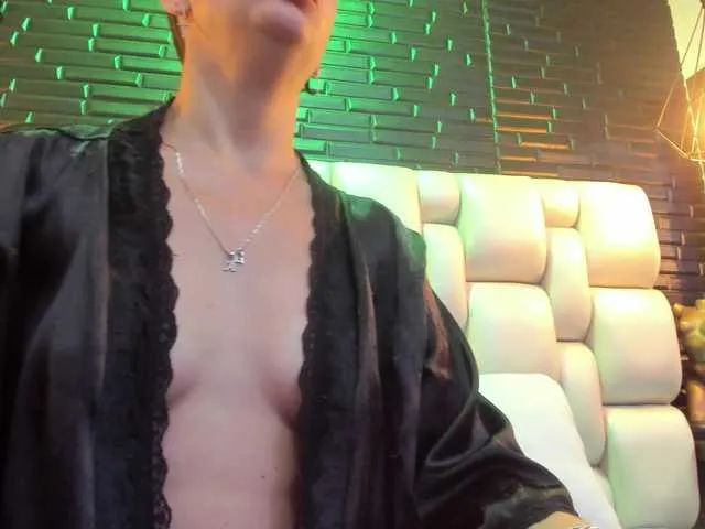 Live sex webcam photo for SaloHeaven #293216221