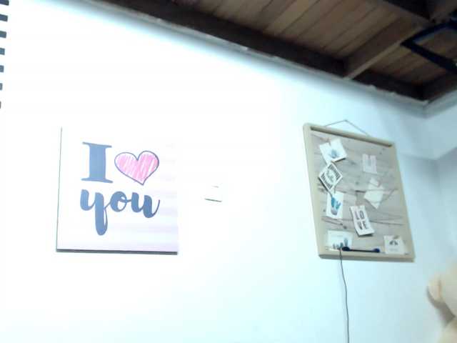 Live sex webcam photo for Salome83 #289324461