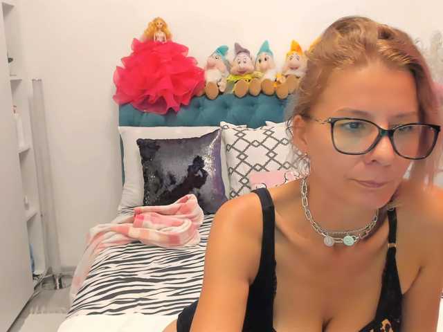 Live sex webcam photo for SalomeJade #290027109