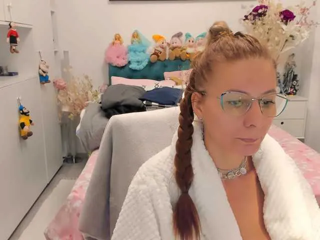 Live sex webcam photo for SalomeJade #290174827