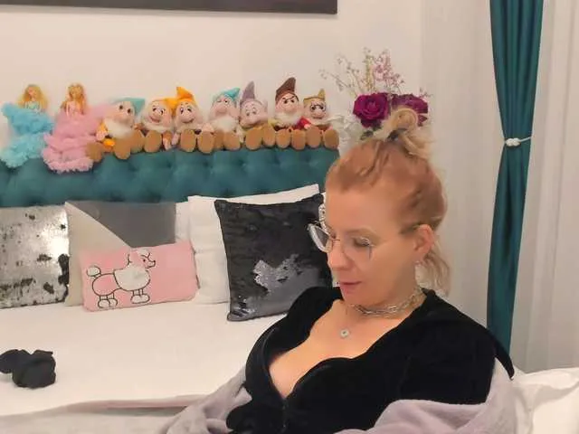 Live sex webcam photo for SalomeJade #290586063