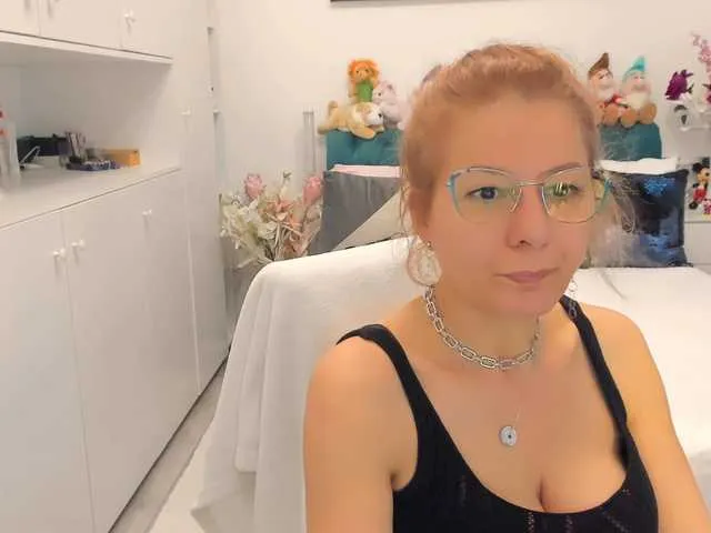 Live sex webcam photo for SalomeJade #290790483
