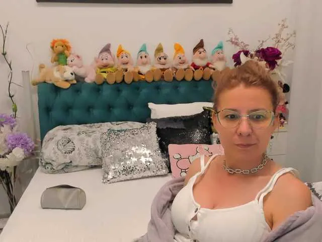 Live sex webcam photo for SalomeJade #291170282