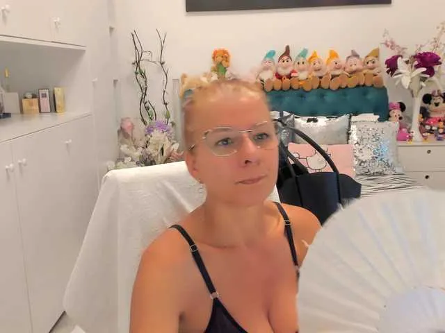Live sex webcam photo for SalomeJade #291415859