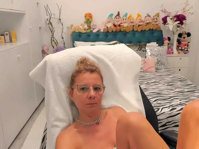 Live sex webcam photo for SalomeJade #291450065