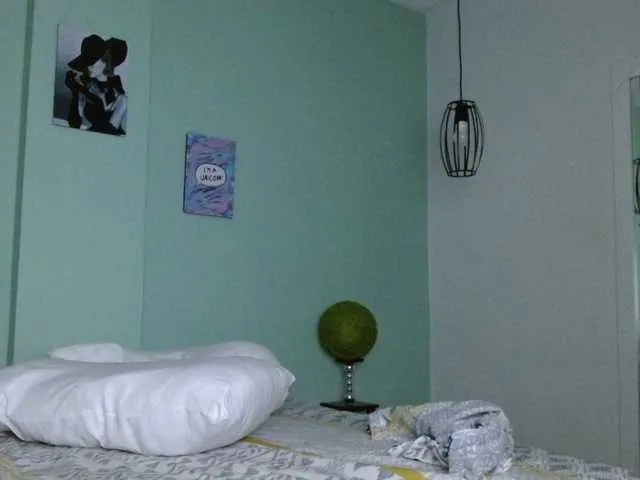 Live sex webcam photo for SalomePrice #273033440