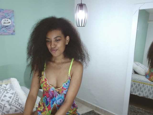 Live sex webcam photo for SalomePrice #273409719