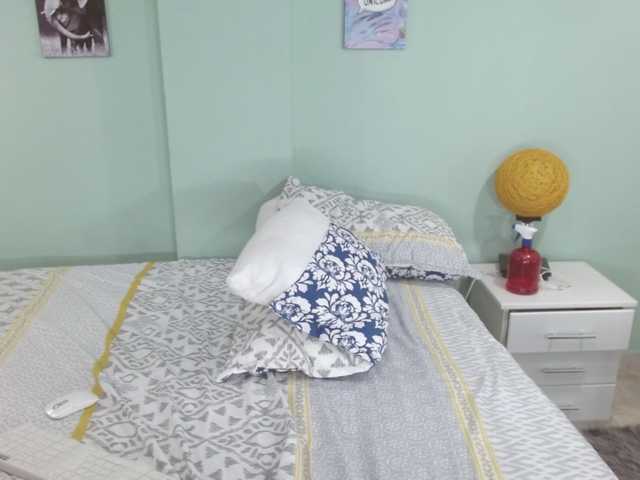 Live sex webcam photo for SalomePrice #274192354