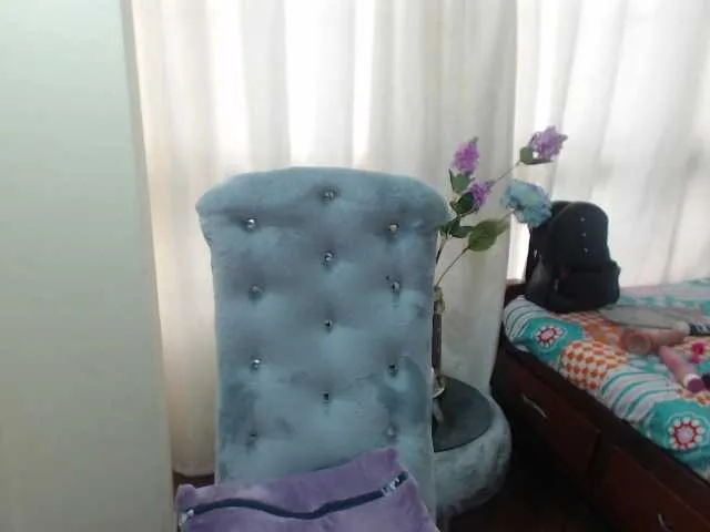 Live sex webcam photo for SalomeVsn #274014380