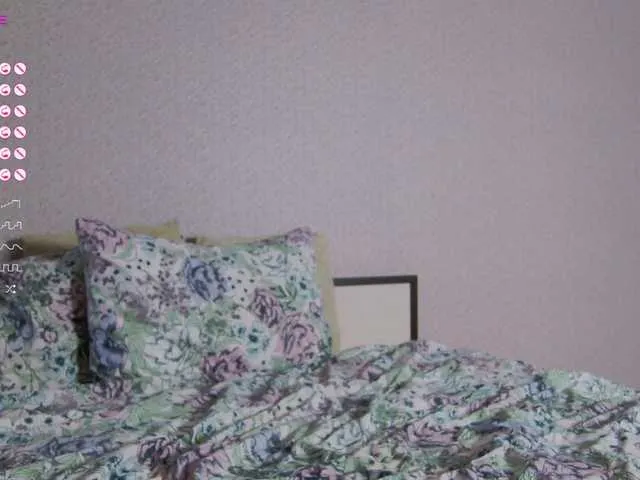 Live sex webcam photo for SalutChristine #277071672