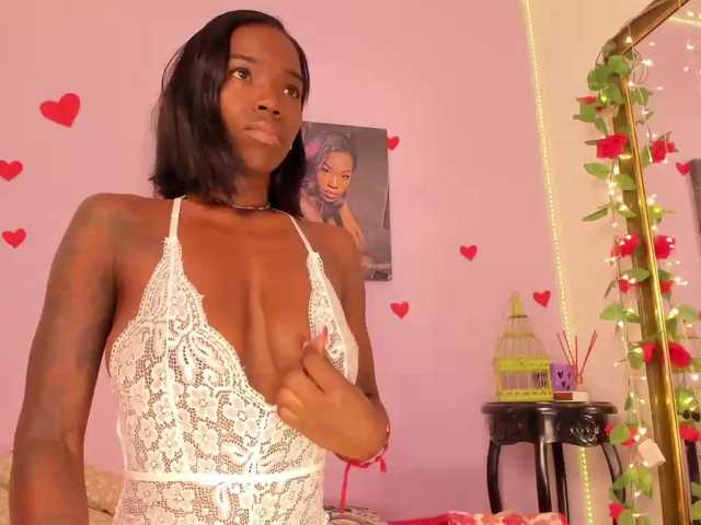 Live sex webcam photo for Sam-Hiill #275532890