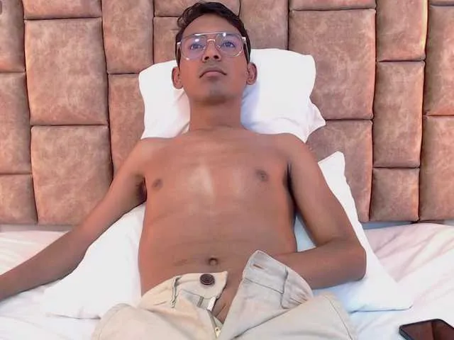 Live sex webcam photo for Sam-Torres #278113269