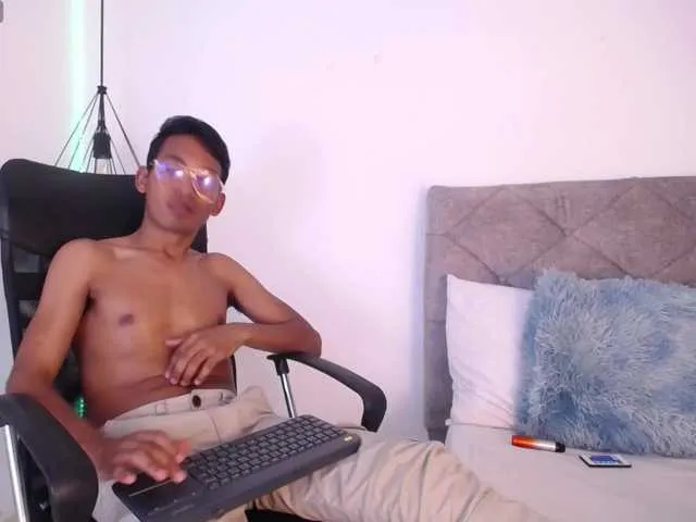 Live sex webcam photo for Sam-Torres #278148063