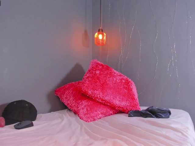 Live sex webcam photo for Sam-coner #271691108