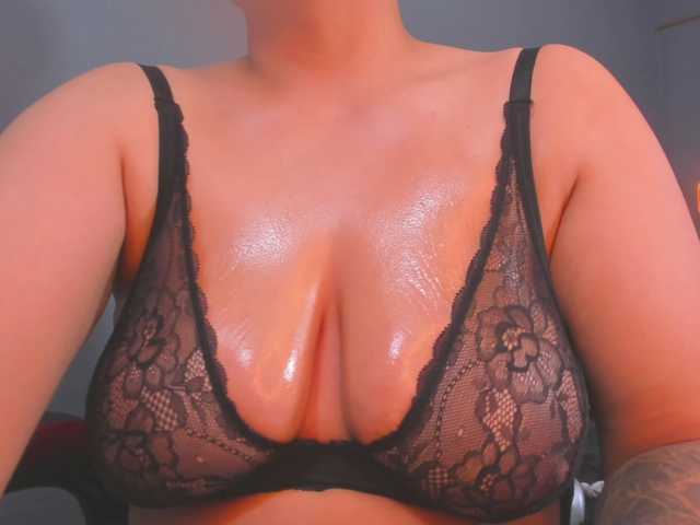 Live sex webcam photo for Sam-coner #271834911