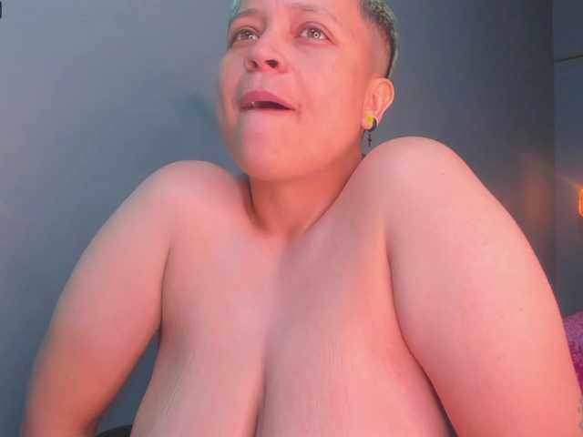 Live sex webcam photo for Sam-coner #272104094