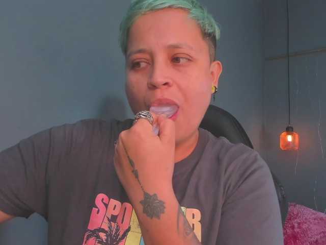 Live sex webcam photo for Sam-coner #272139980