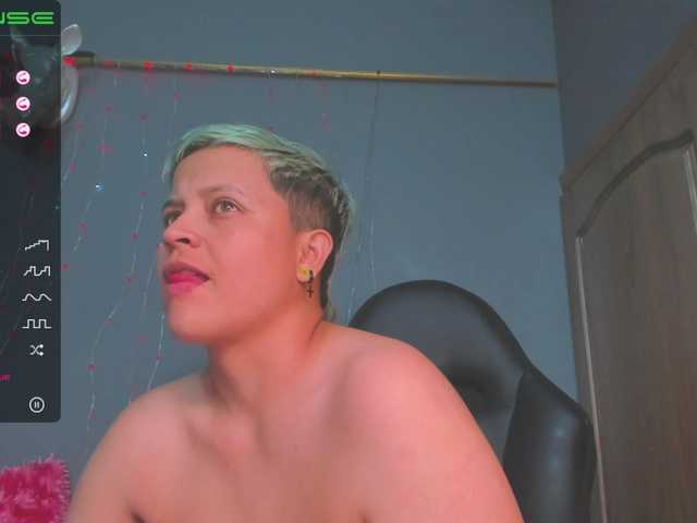 Live sex webcam photo for Sam-coner #272291975