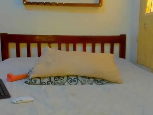 Live sex webcam photo for Sam9338 #292395802