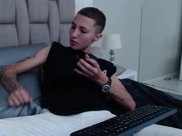 Live sex webcam photo for SamManhattan #274203960