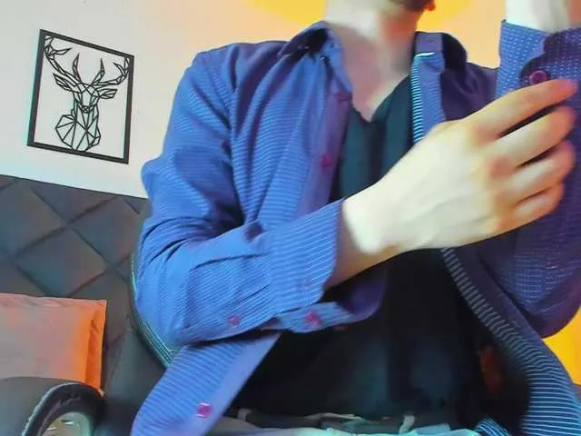 Live sex webcam photo for SamPetherson #290183556