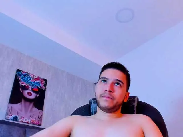 Live sex webcam photo for SamPetherson #290273054