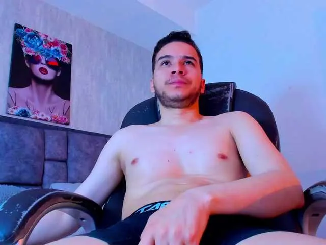 Live sex webcam photo for SamPetherson #290291873
