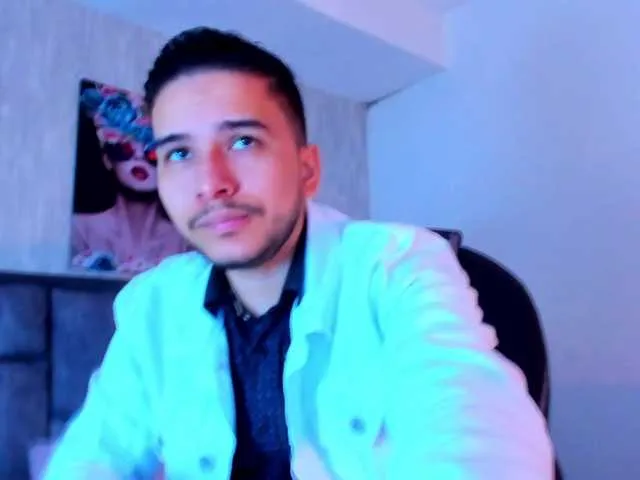 Live sex webcam photo for SamPetherson #290399869
