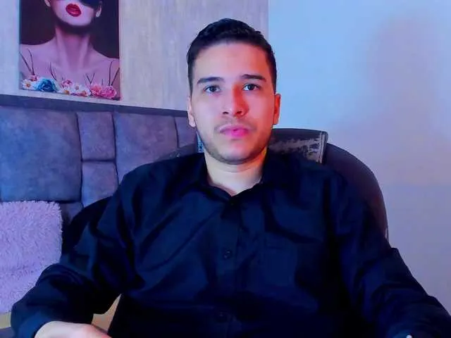 Live sex webcam photo for SamPetherson #290438645