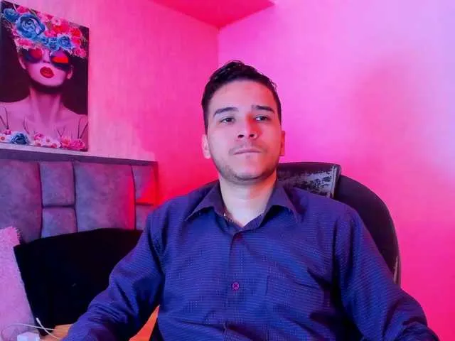 Live sex webcam photo for SamPetherson #290445934