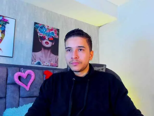 Live sex webcam photo for SamPetherson #290487131
