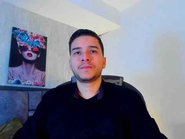 Live sex webcam photo for SamPetherson #290581594