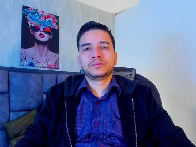 Live sex webcam photo for SamPetherson #290588633