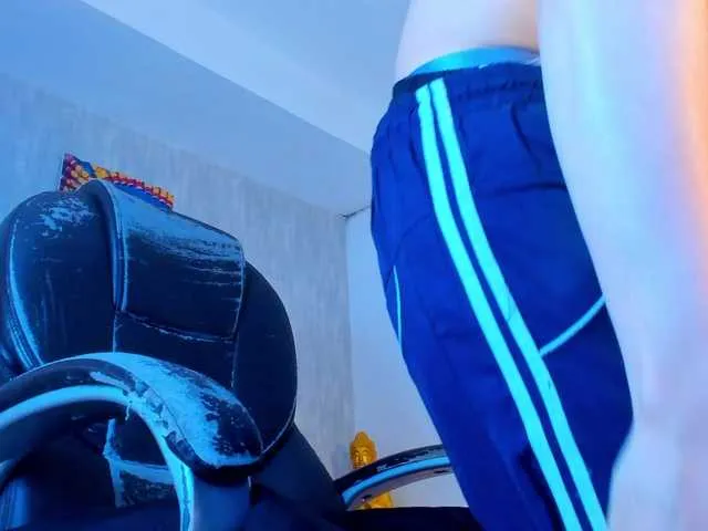 Live sex webcam photo for SamPetherson #290704095